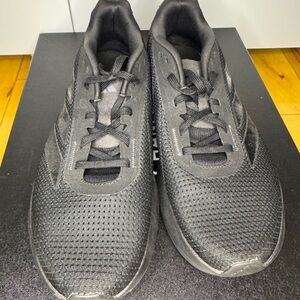 Adidas Black Athletic Sneakers men’s 10.5.  Great shape​